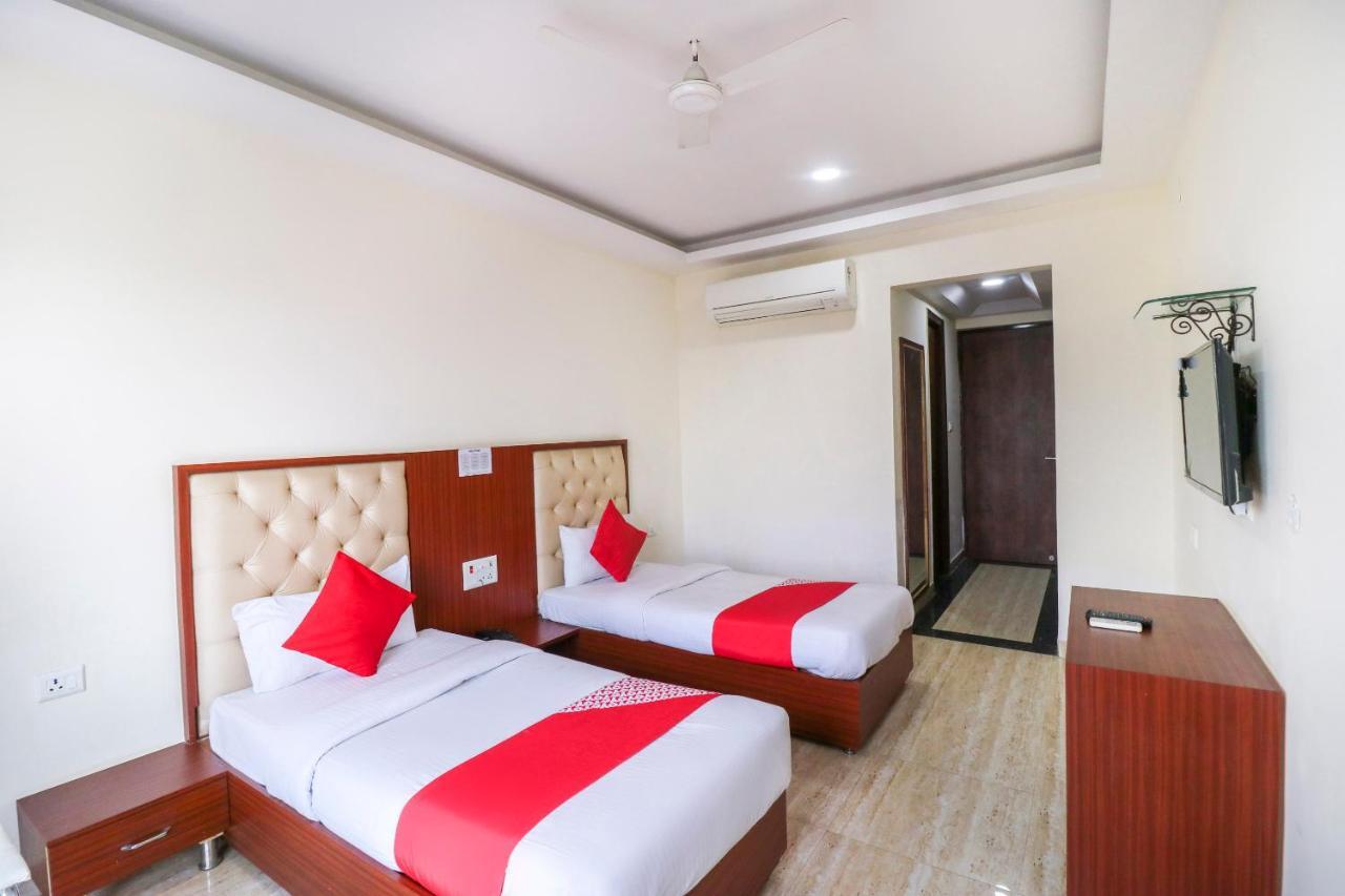 Oyo Flagship 69860 Mastana Palace Hotel Varanasi Eksteriør billede