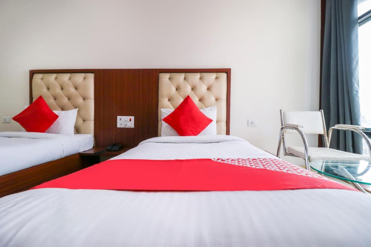 Oyo Flagship 69860 Mastana Palace Hotel Varanasi Eksteriør billede