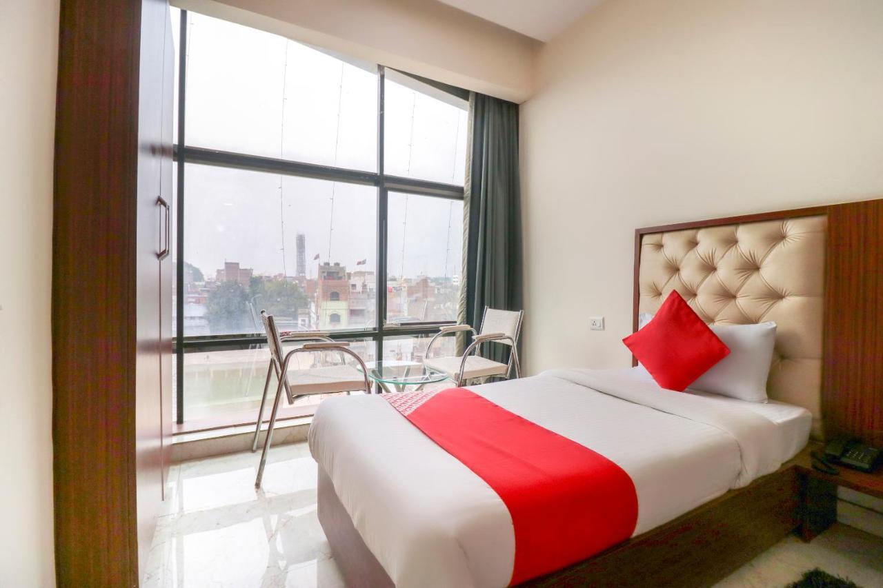 Oyo Flagship 69860 Mastana Palace Hotel Varanasi Eksteriør billede