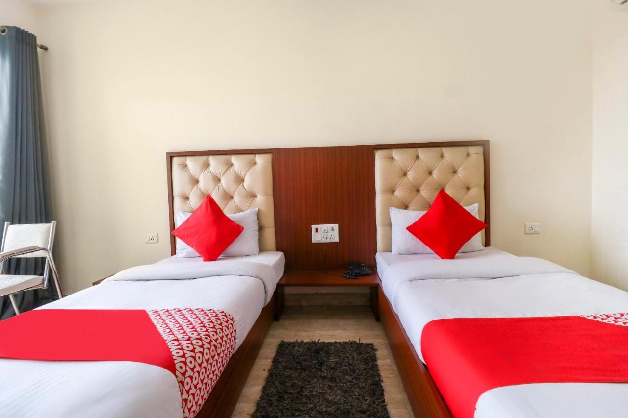Oyo Flagship 69860 Mastana Palace Hotel Varanasi Eksteriør billede