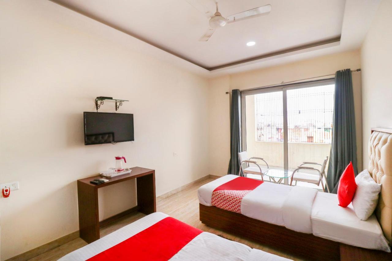 Oyo Flagship 69860 Mastana Palace Hotel Varanasi Eksteriør billede