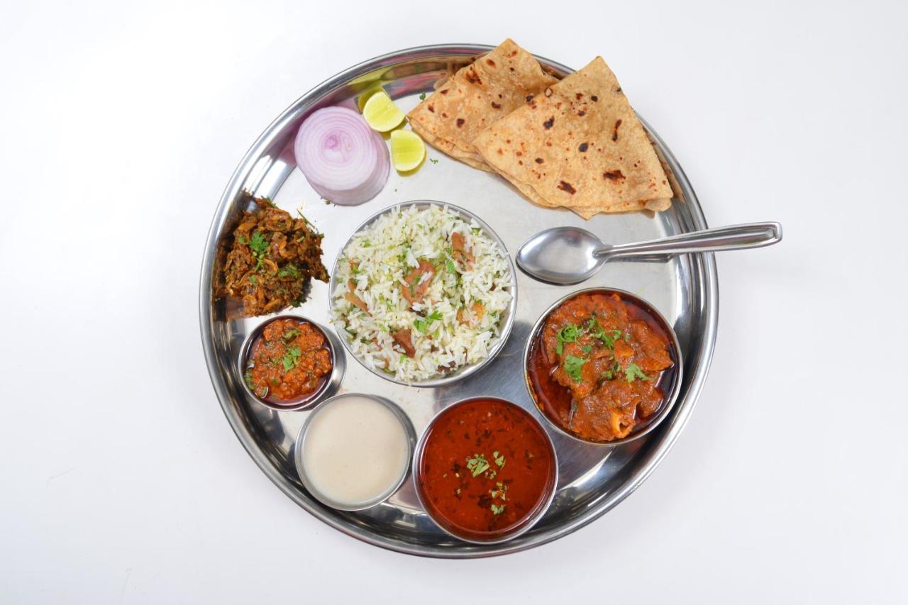 Oyo Flagship 69860 Mastana Palace Hotel Varanasi Eksteriør billede