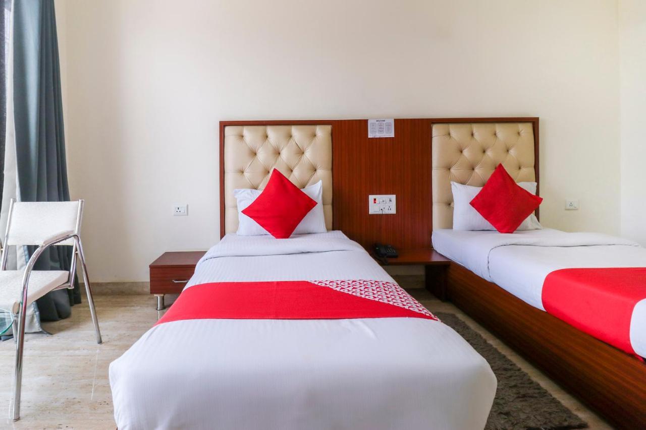 Oyo Flagship 69860 Mastana Palace Hotel Varanasi Eksteriør billede