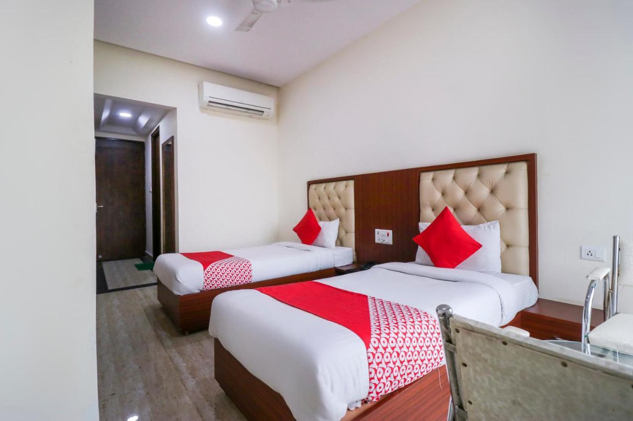 Oyo Flagship 69860 Mastana Palace Hotel Varanasi Eksteriør billede