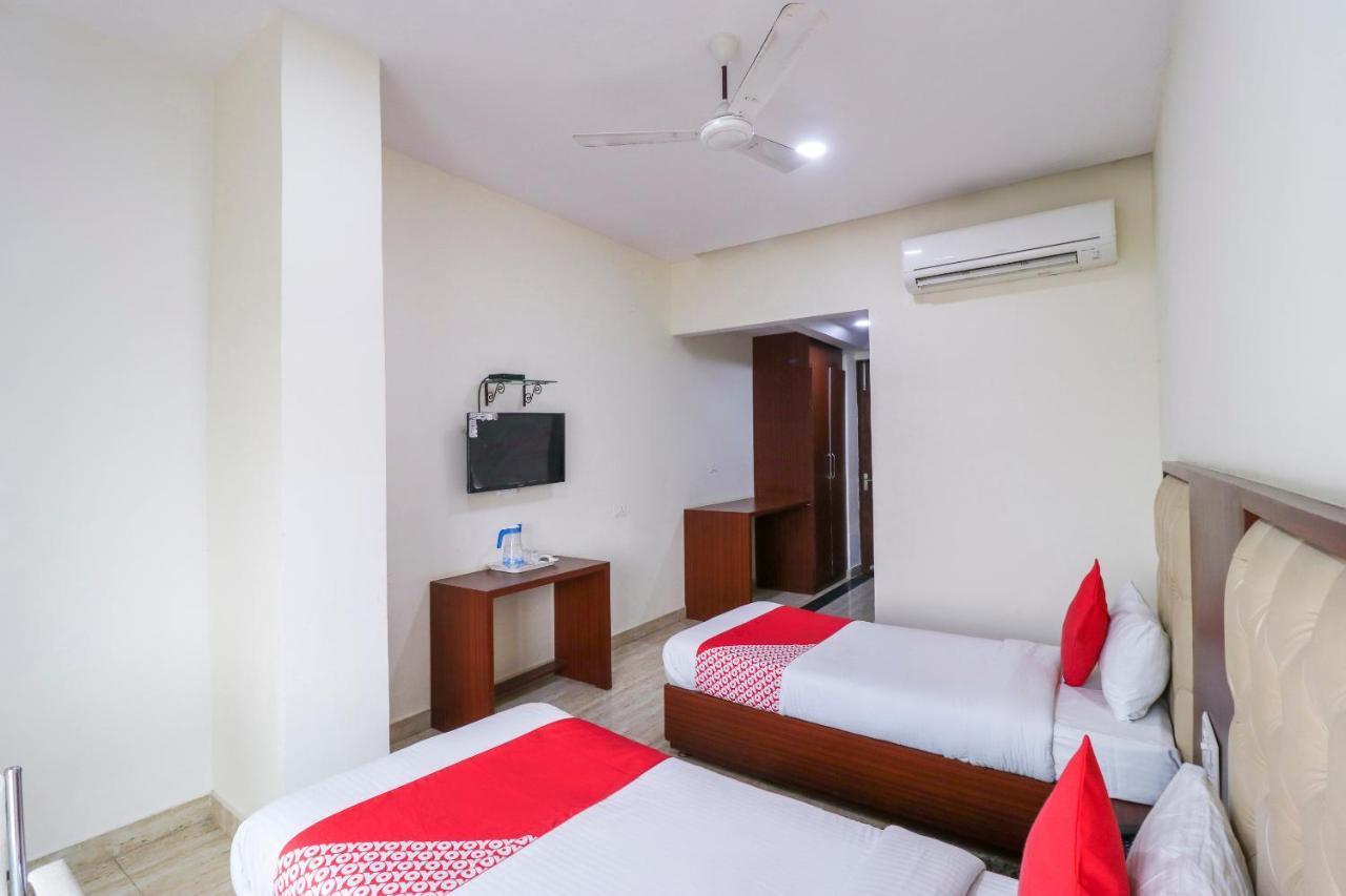 Oyo Flagship 69860 Mastana Palace Hotel Varanasi Eksteriør billede