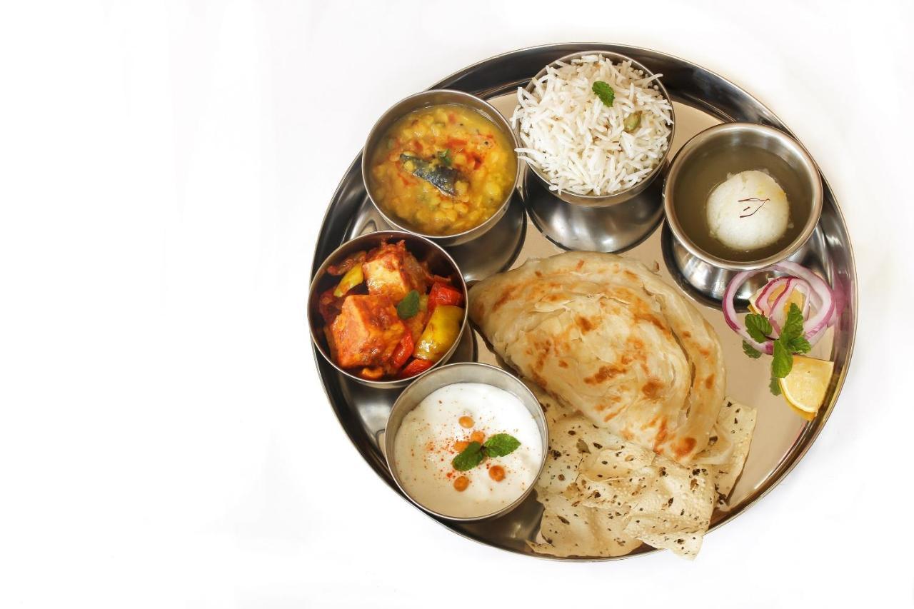 Oyo Flagship 69860 Mastana Palace Hotel Varanasi Eksteriør billede
