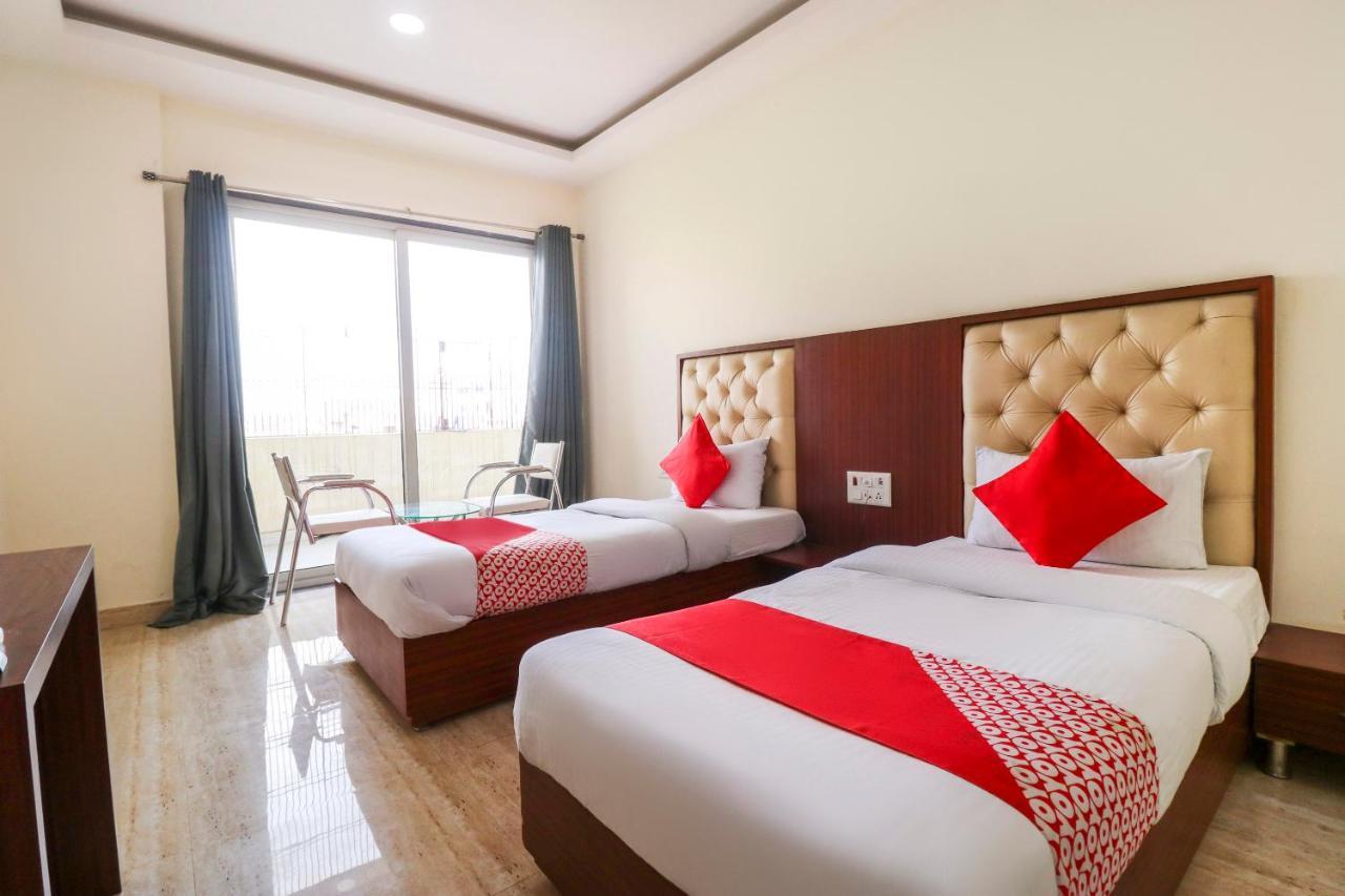 Oyo Flagship 69860 Mastana Palace Hotel Varanasi Eksteriør billede