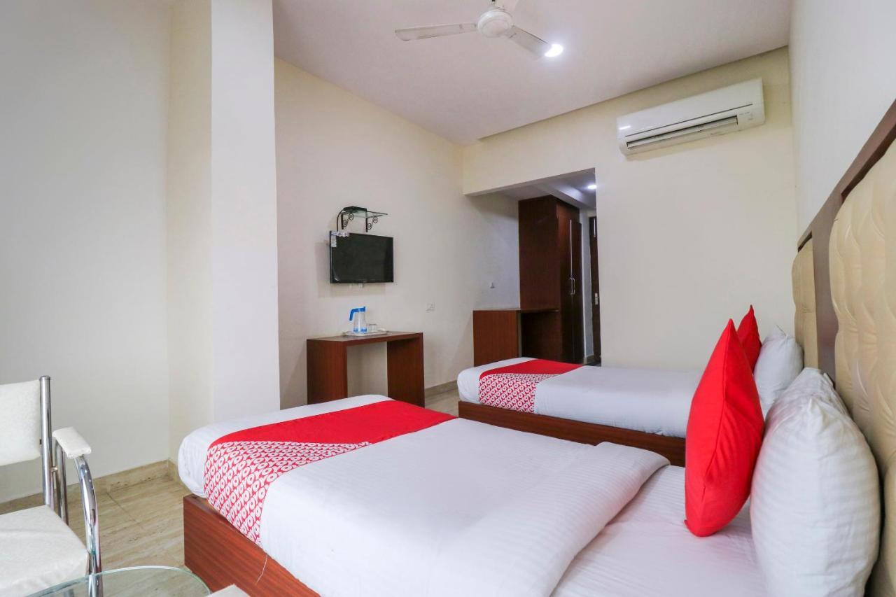 Oyo Flagship 69860 Mastana Palace Hotel Varanasi Eksteriør billede