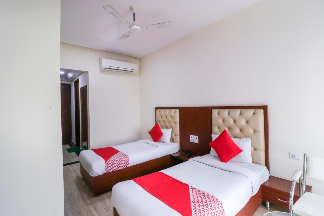 Oyo Flagship 69860 Mastana Palace Hotel Varanasi Eksteriør billede