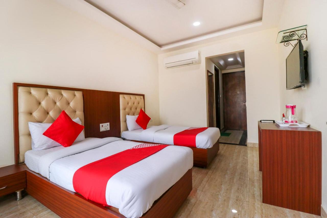 Oyo Flagship 69860 Mastana Palace Hotel Varanasi Eksteriør billede