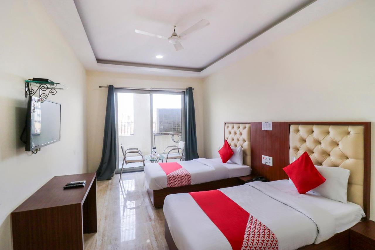 Oyo Flagship 69860 Mastana Palace Hotel Varanasi Eksteriør billede