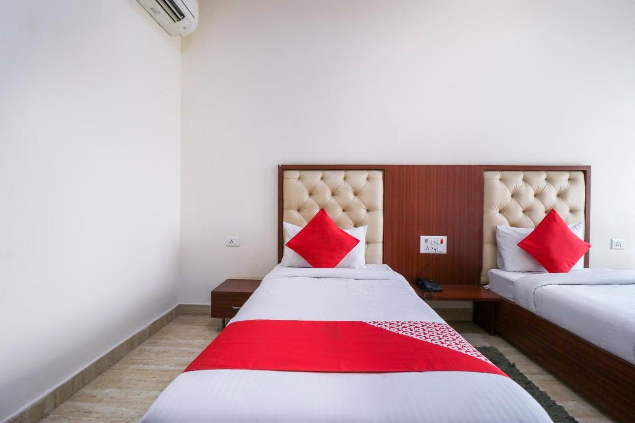 Oyo Flagship 69860 Mastana Palace Hotel Varanasi Eksteriør billede